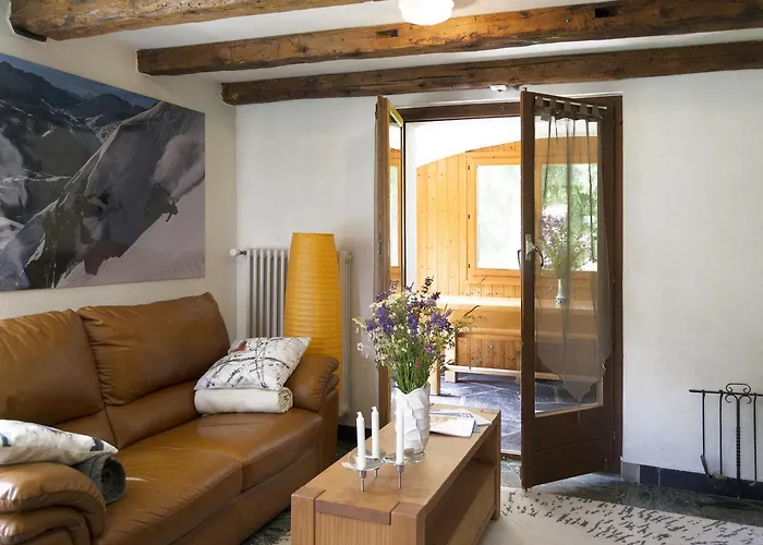 A La Maison Des Cheneaux